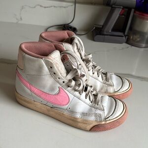 Nike Blazer mid size 4Y